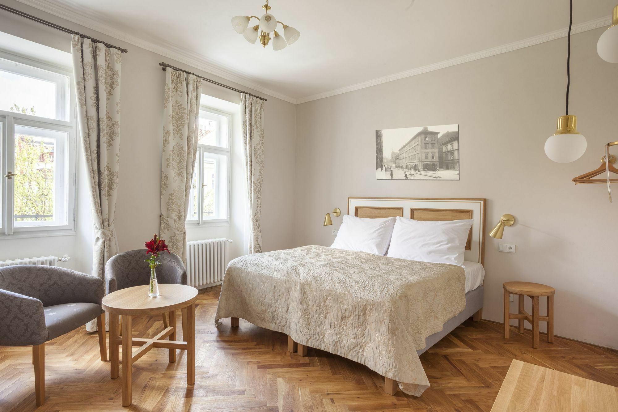 Hotel At The Golden Scissors Prag Dış mekan fotoğraf